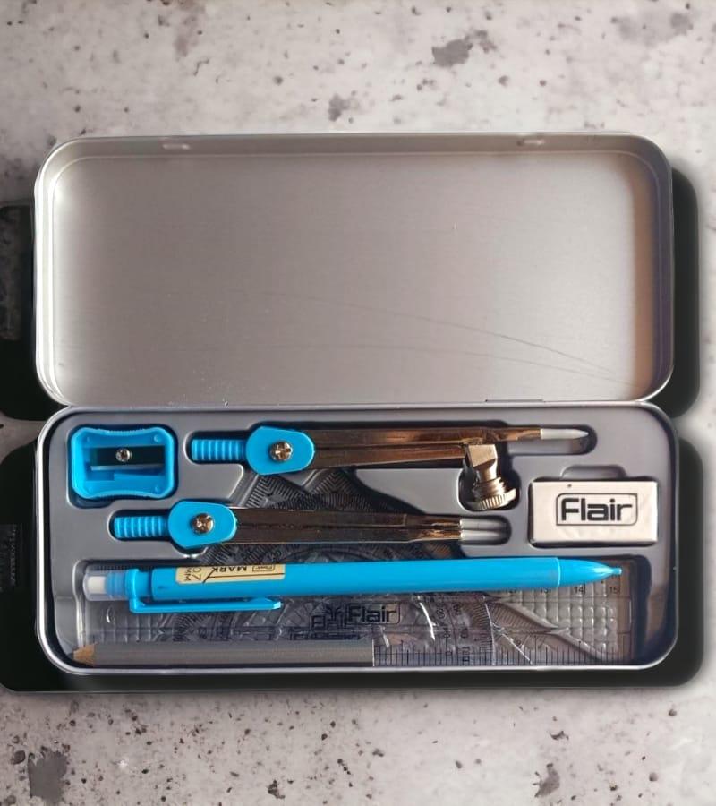 Flair Newton Mathematical Drawing Instrument Box - Blue (Pack of 1) view 3